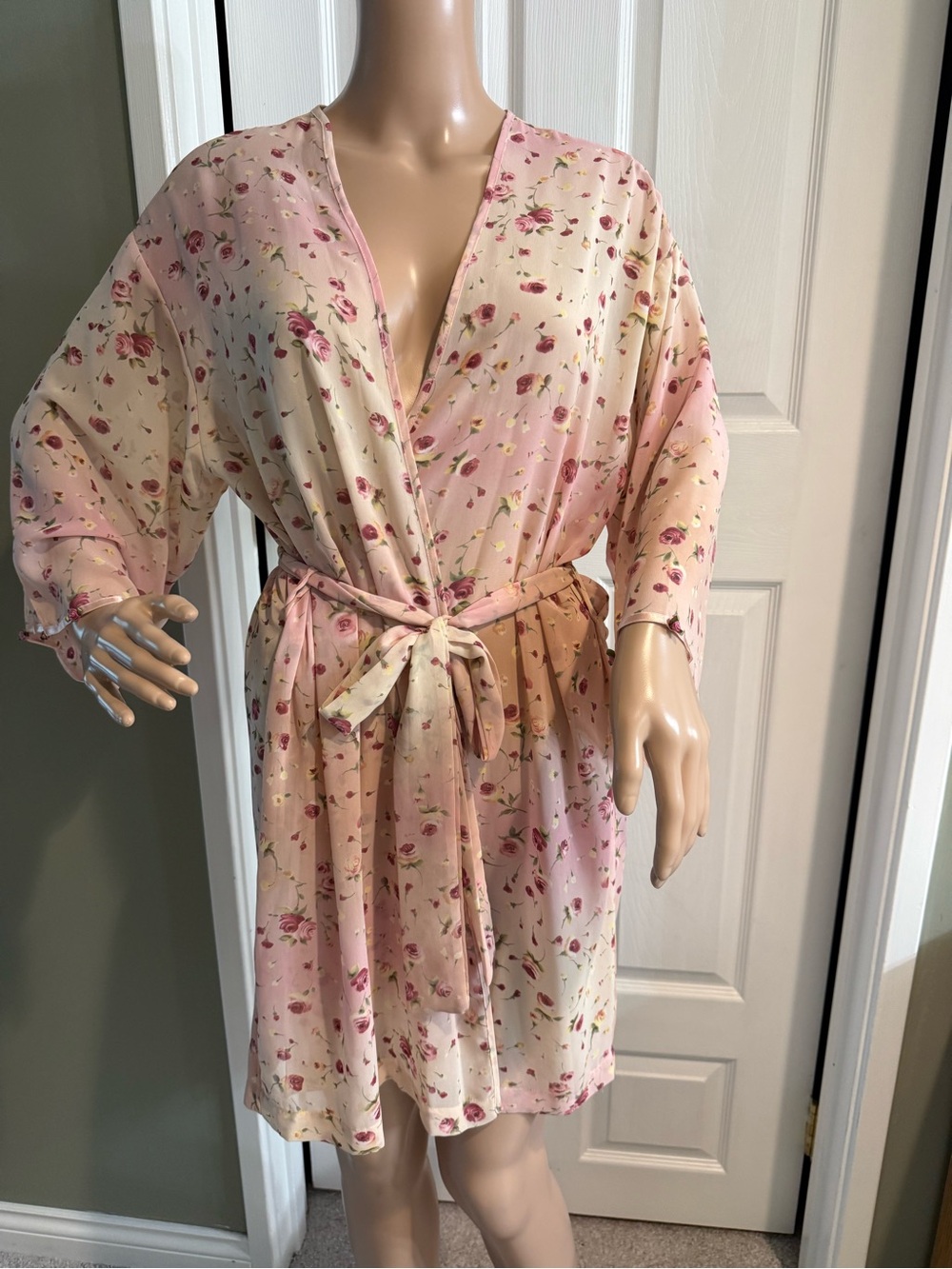 Josie Natori Womens Robe M Pink Roses Feminine Romantic Sheer
